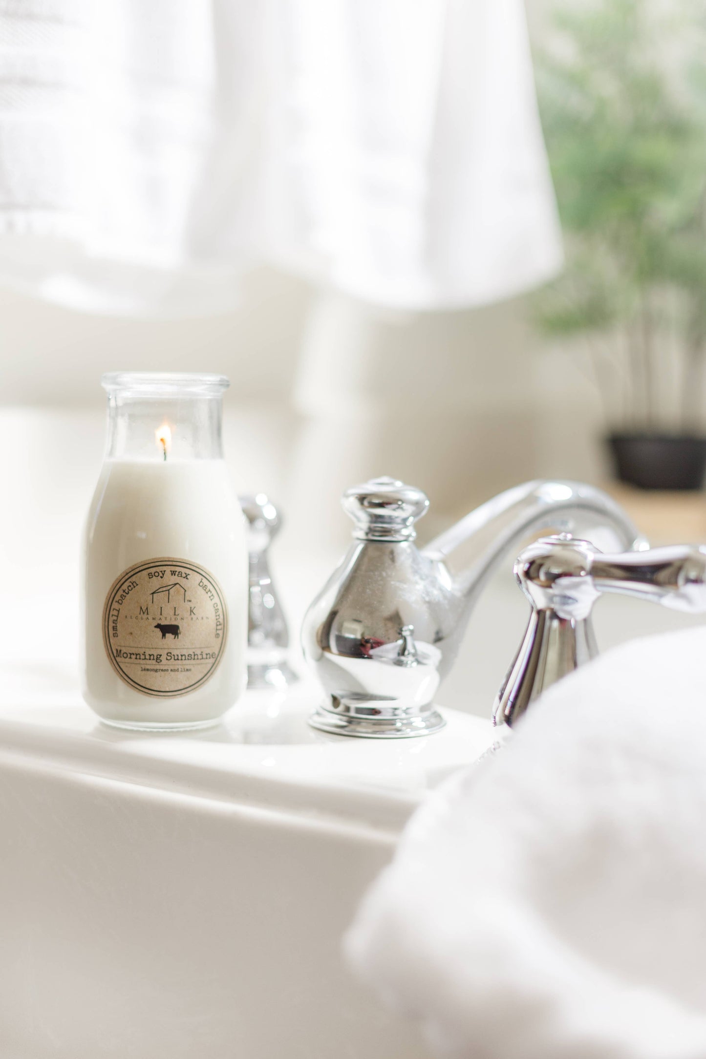 Milk Bottle Candle 13 oz: Front Porch Lemonade
