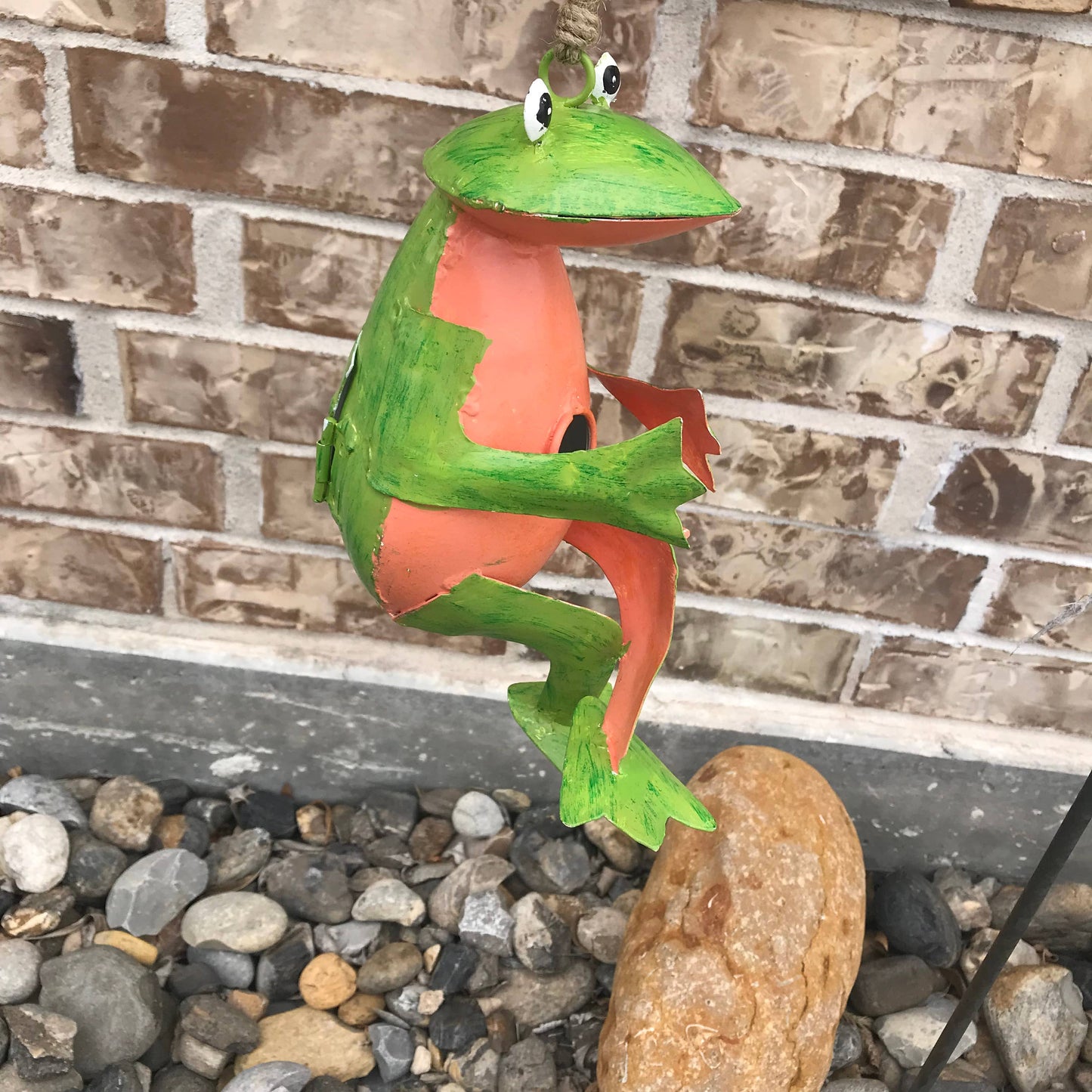 Fredo the Frog Hanging Bird House