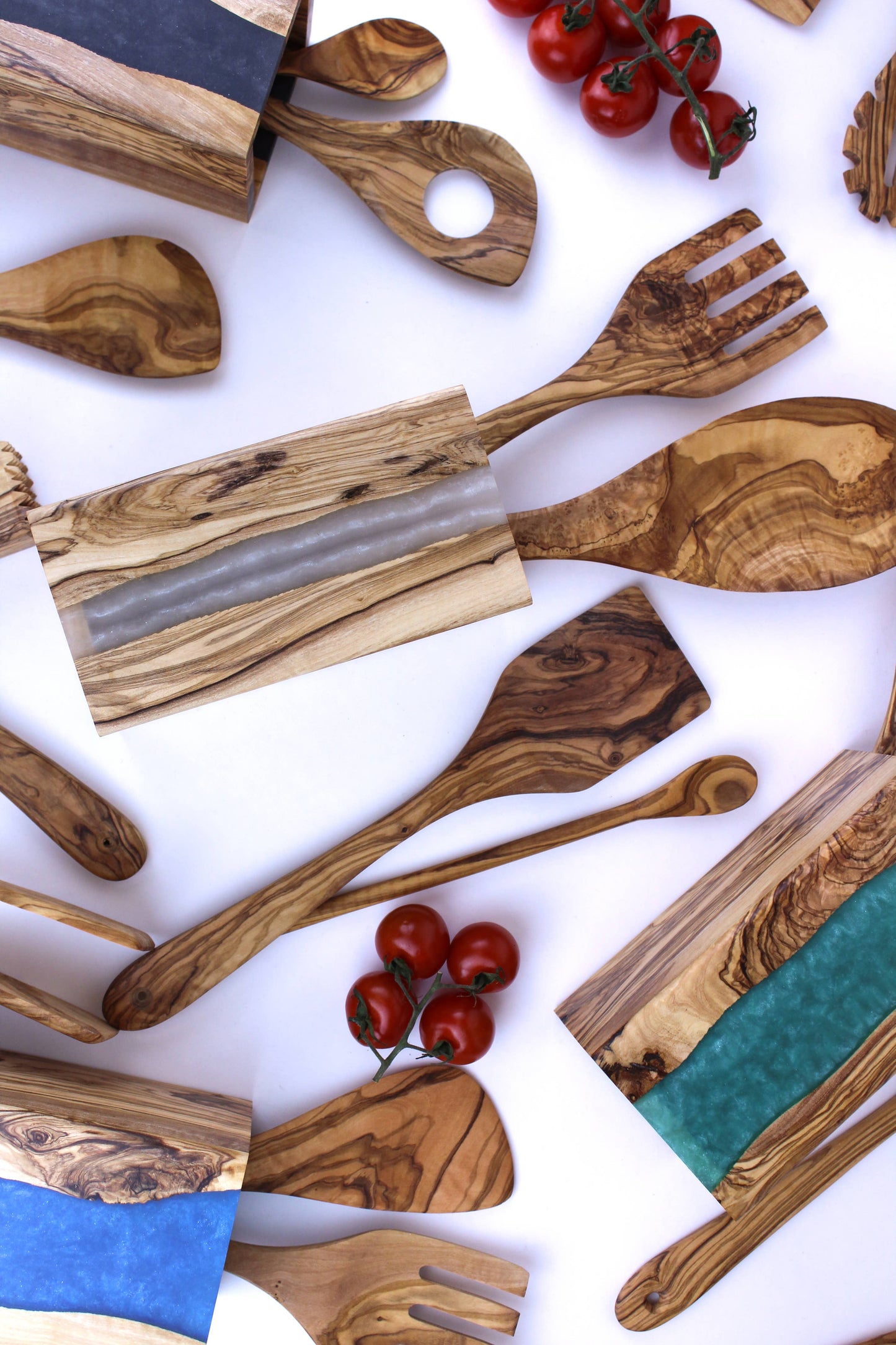 Olive Wood Resin Utensil Holder: Red