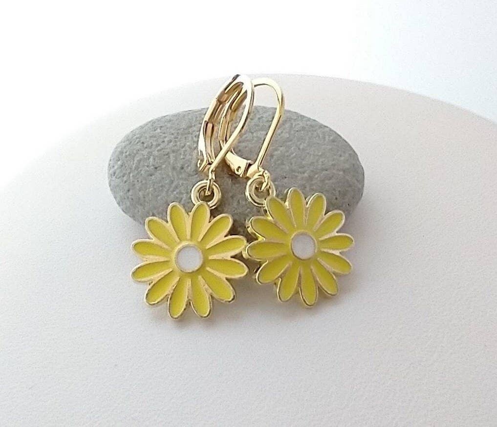 Daisy Earrings, Summer Flower Earrings: Green