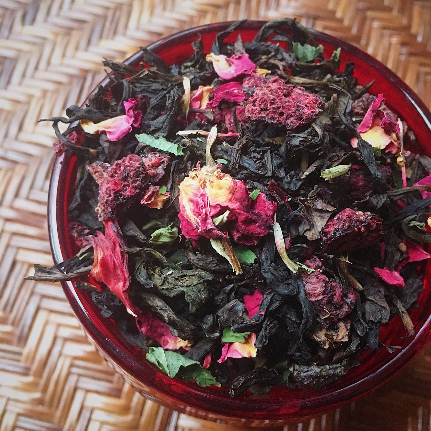 Raspberry Oolong | Black/Green Tea Blend: 2oz